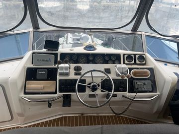 1991 Sea Ray Sedan Bridge