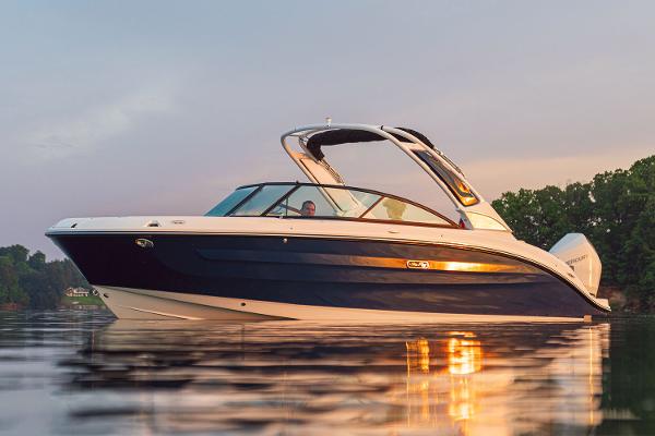 2024 Sea Ray SDX 250 Outboard