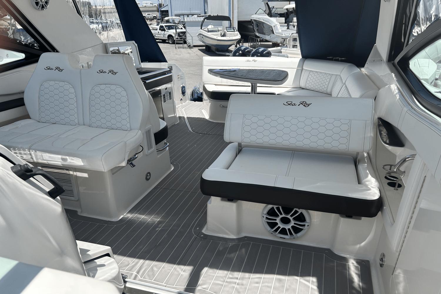 Sea Ray Sundancer 320 OB