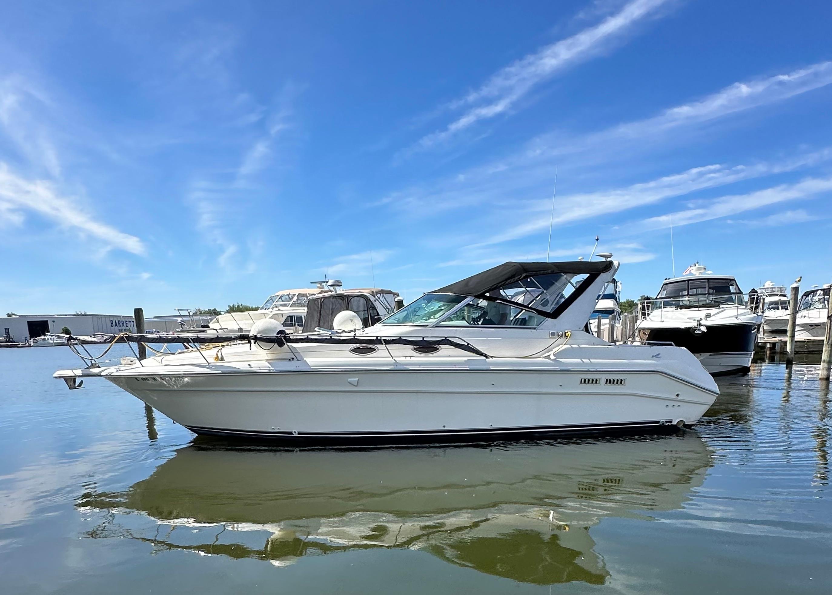 Sea Ray 330 Express Cruiser Port side