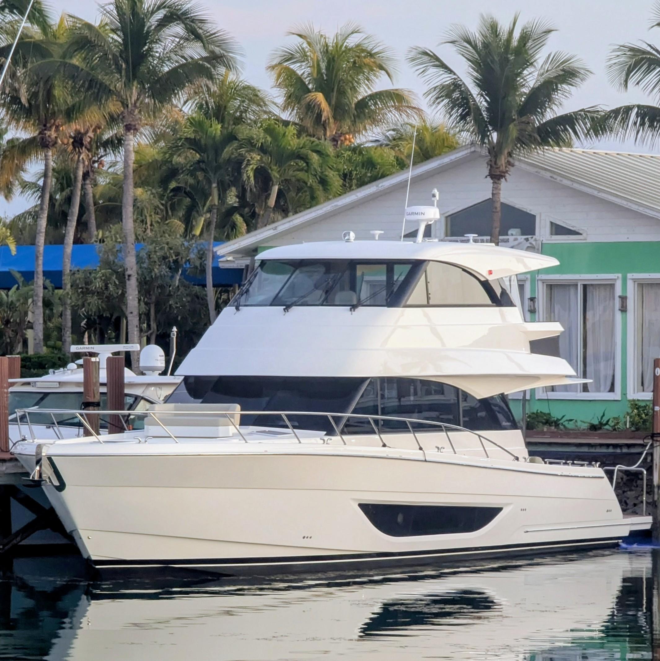 2025 Maritimo M55 Black Edition