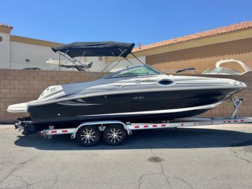 2005 Sea Ray 240 Sundeck