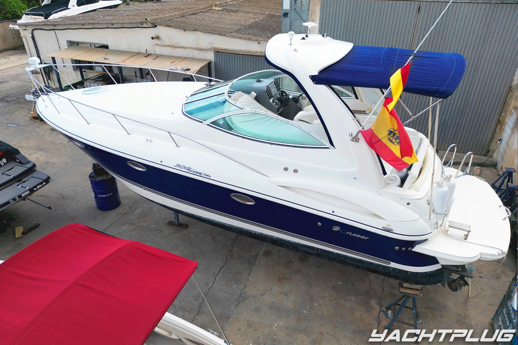 2006 Cruisers Yachts 300 Express