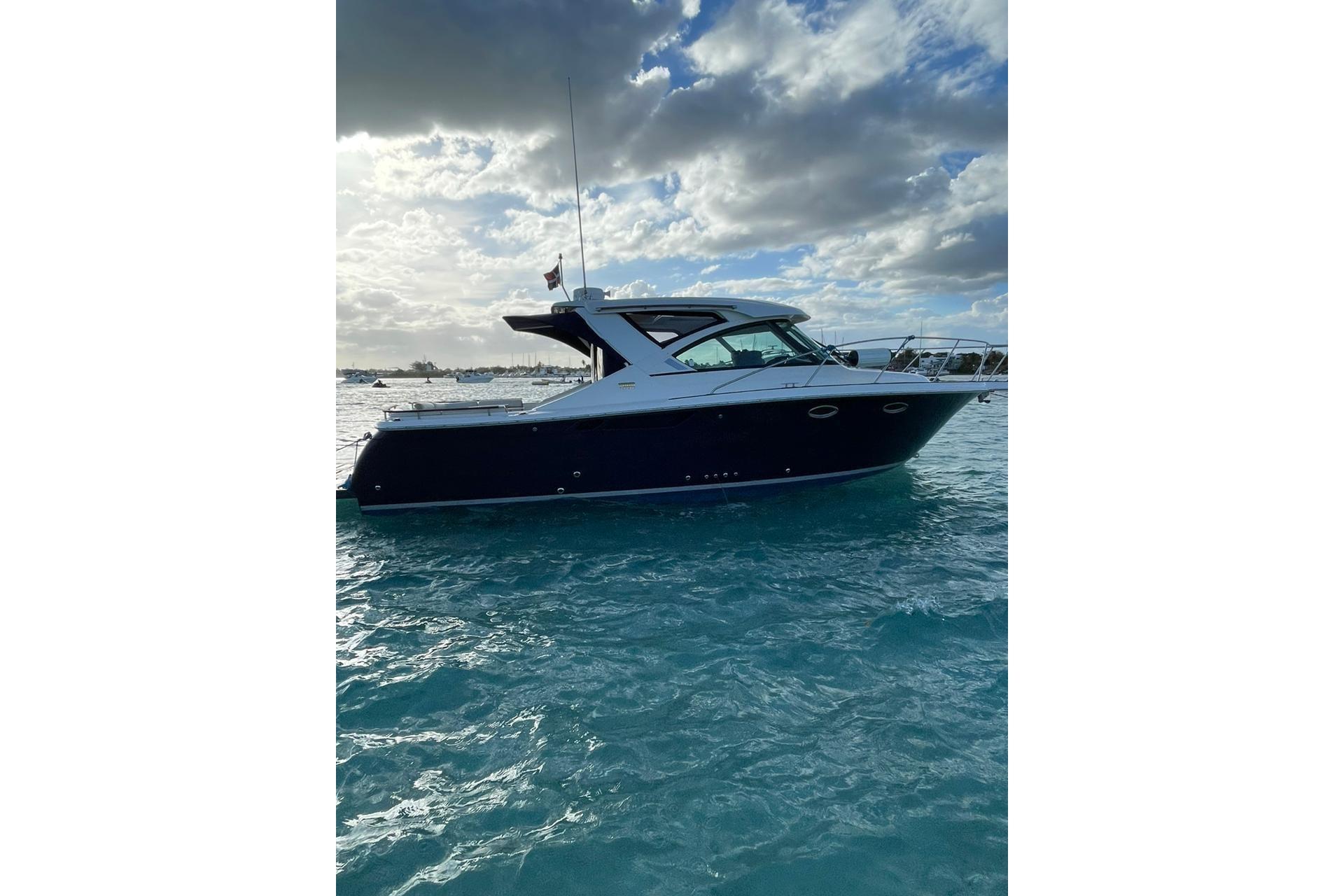 2012 Tiara Yachts 3100 Coronet