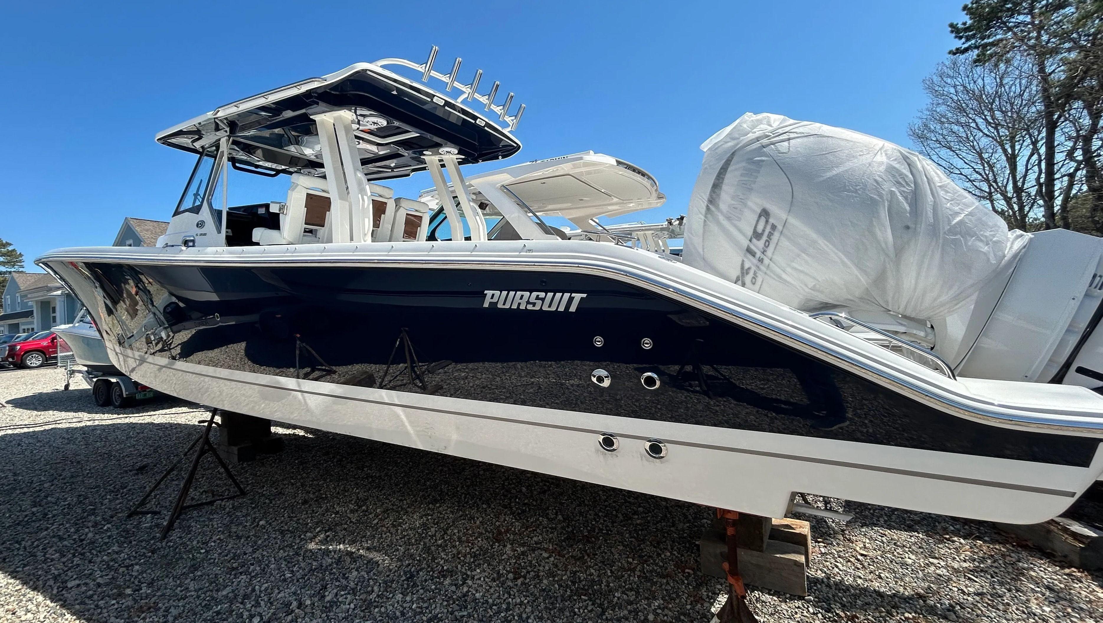 2025 Pursuit S 358