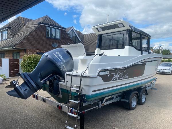 motorboot met kajuit te koop