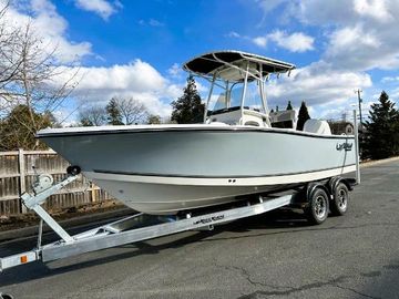 2025 Mako 214 Center Console