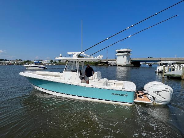 Regulator 31  Regulator Marine Boats