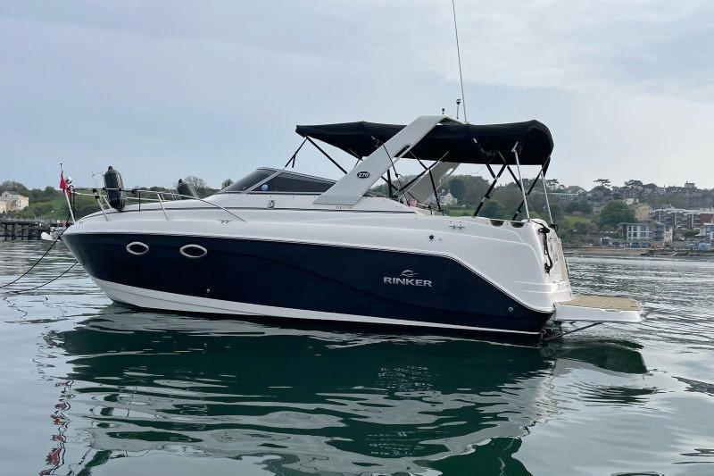 2005 Rinker Fiesta Vee 270