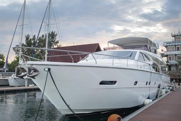 2009 Ferretti Yachts 780
