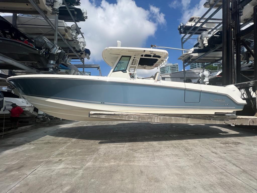 2021 Boston Whaler 330 Outrage