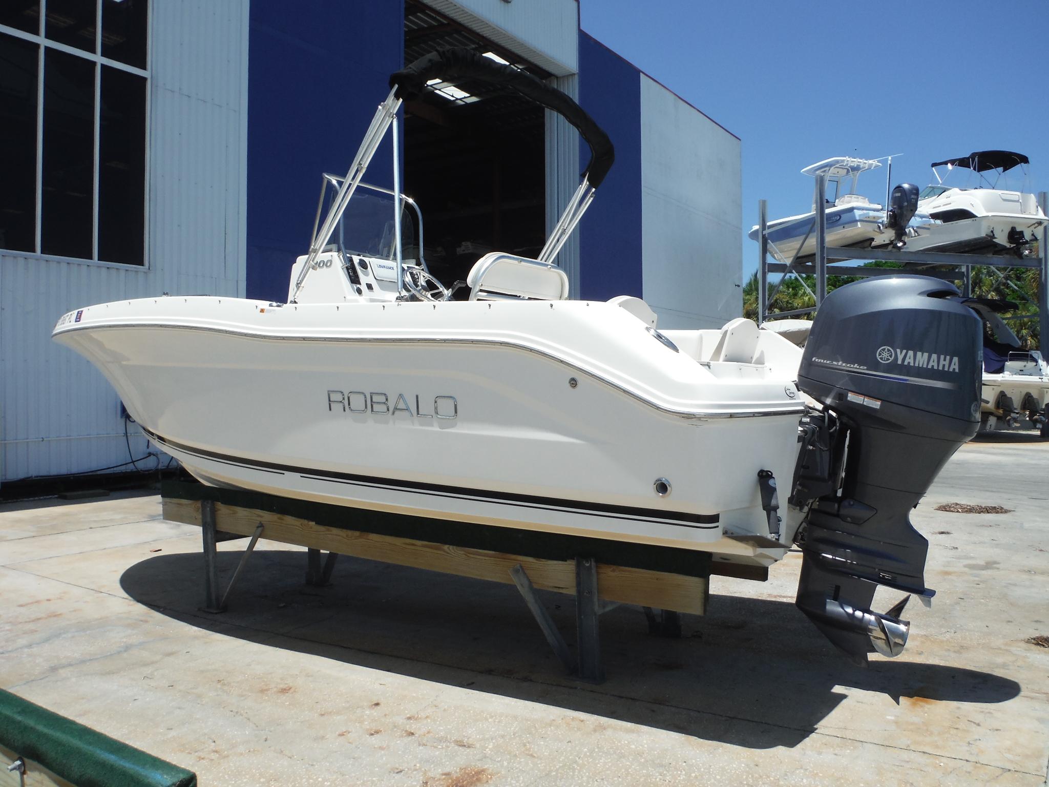 2013 Robalo R200 Center Console