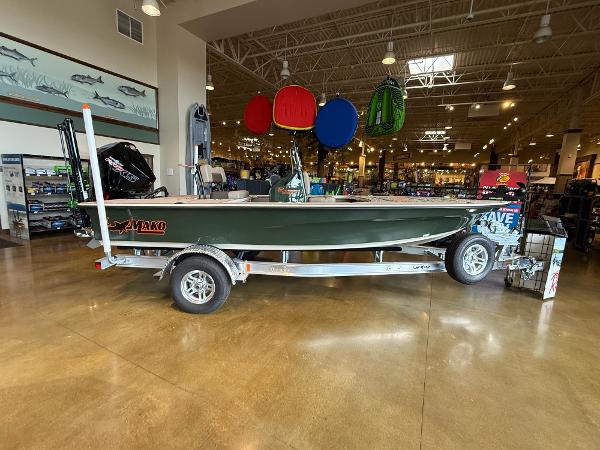 2025 Mako 18 Pro Skiff Backwater Edition
