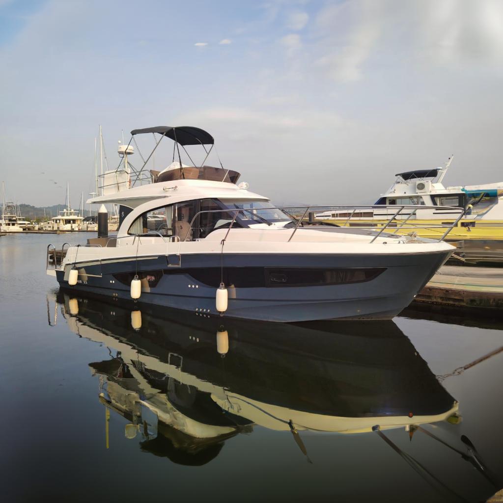 Beneteau Antares 11 Beneteau Antares 11 Flybridge