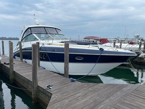 2012 Cruisers Yachts 380 Express