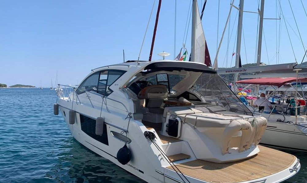 2017 Cranchi M 44 HT