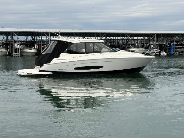 2023 Regal 36 Grande Coupe