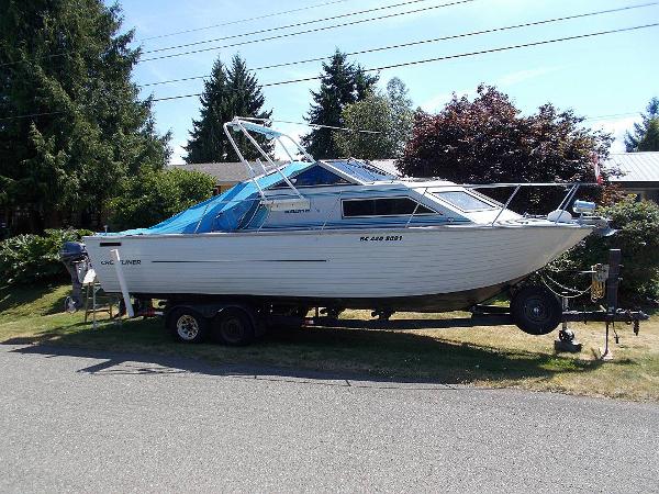 1989 Crestliner Sabre