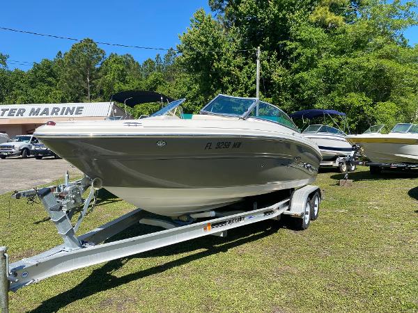 2003 Sea Ray 200 Sundeck - Hayward Marine