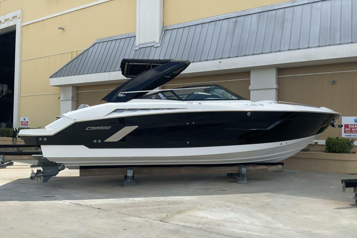 2015 Cruisers Sport Series 328 BR