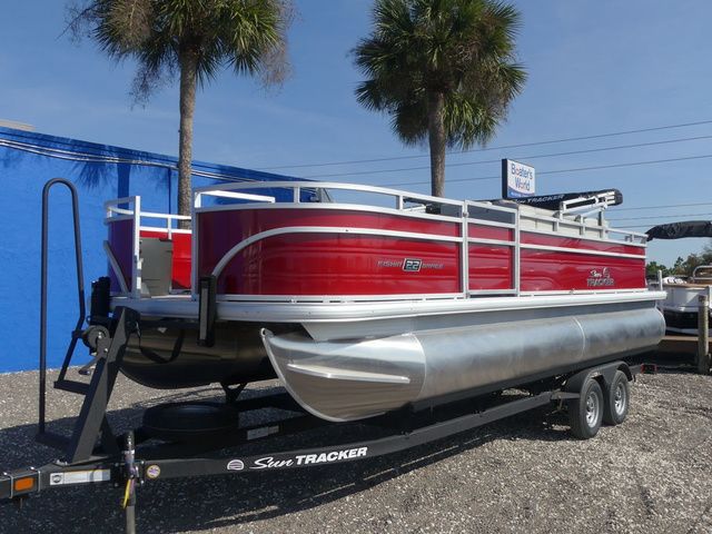 2026 Sun Tracker Fishin' Barge 22 DLX