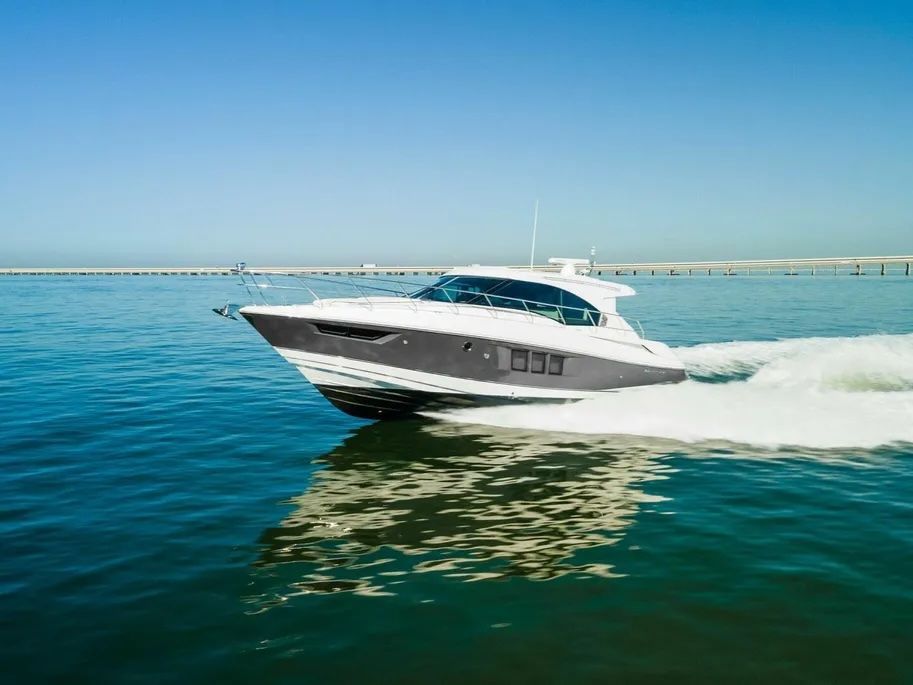 2018 Cruisers Yachts 45 Cantius