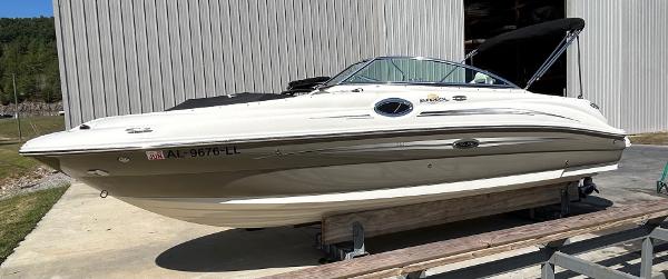 Sea Ray 240 Sundeck boats for sale - boats.com