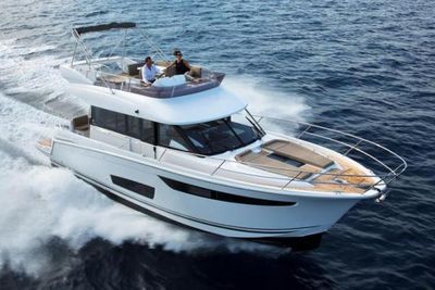 Jeanneau Velasco 43F Boat
