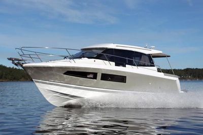 Jeanneau NC 9 Boat