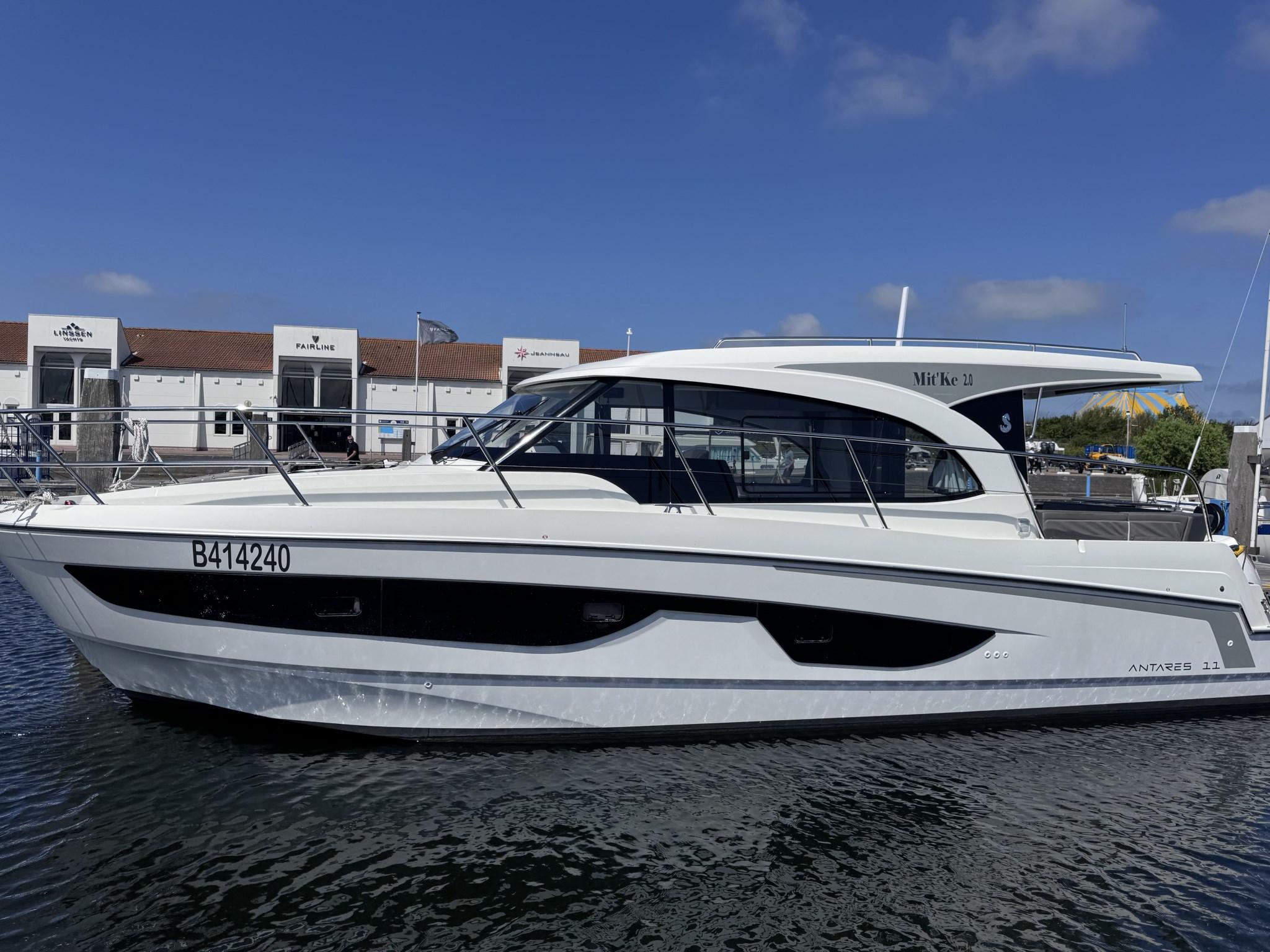 2022 Beneteau Antares 11