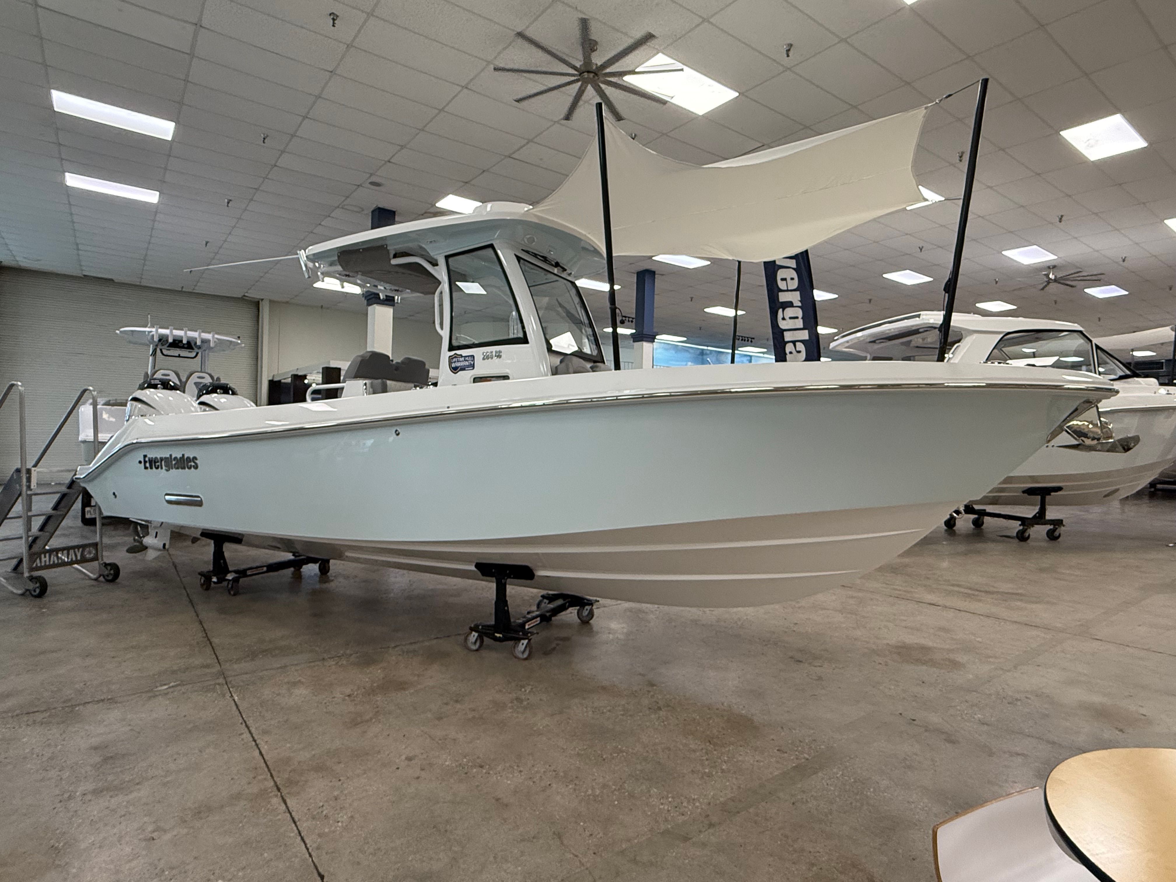 2026 Everglades 285 Center Console