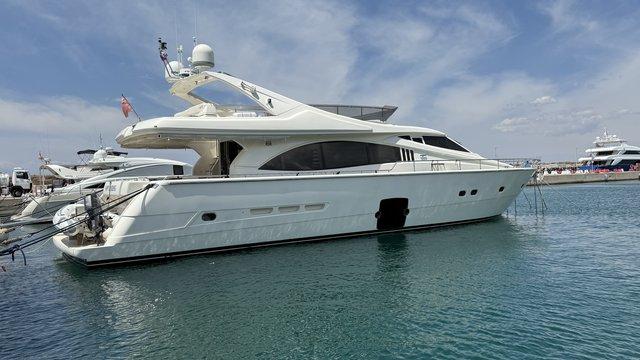 2007 Ferretti Yachts 731