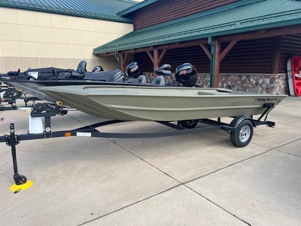 2025 Tracker Grizzly 1754 Jon