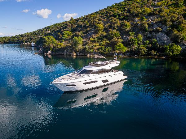Ferretti Yachts 550