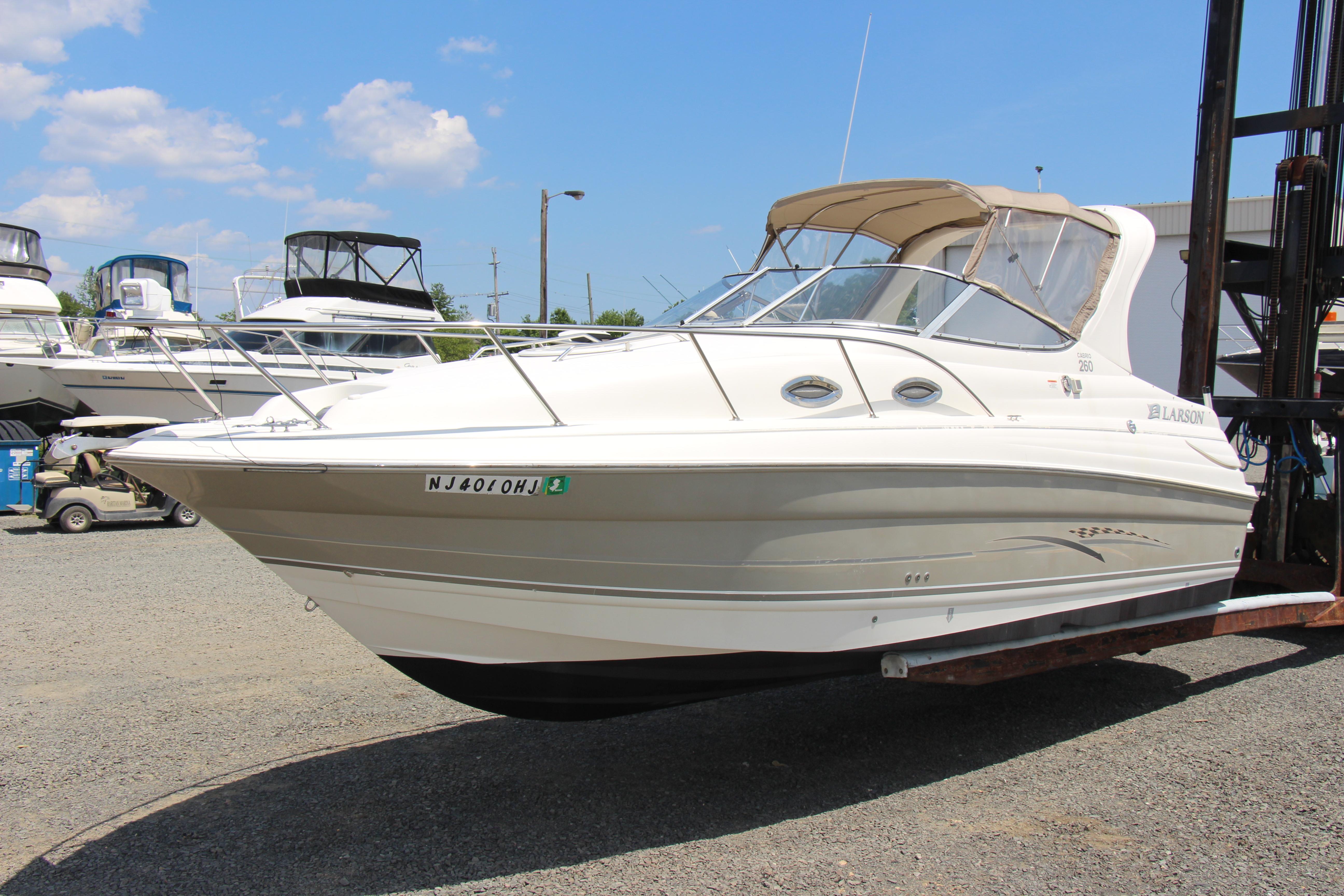 2008 Larson Cabrio 260