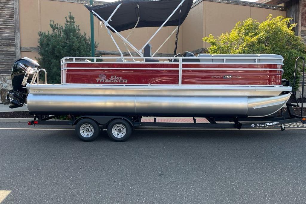 2026 Sun Tracker SportFish 22 DLX