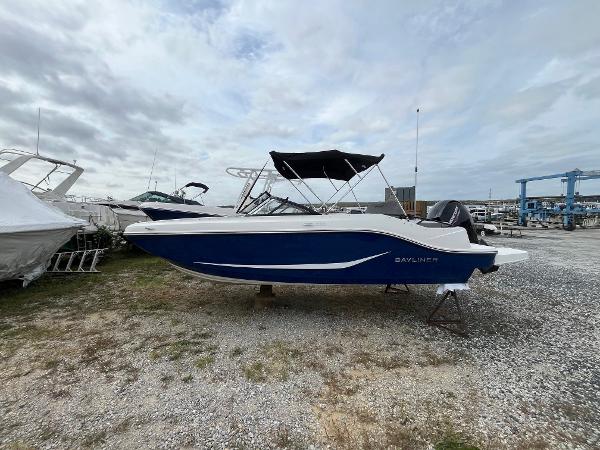 2025 Bayliner D20