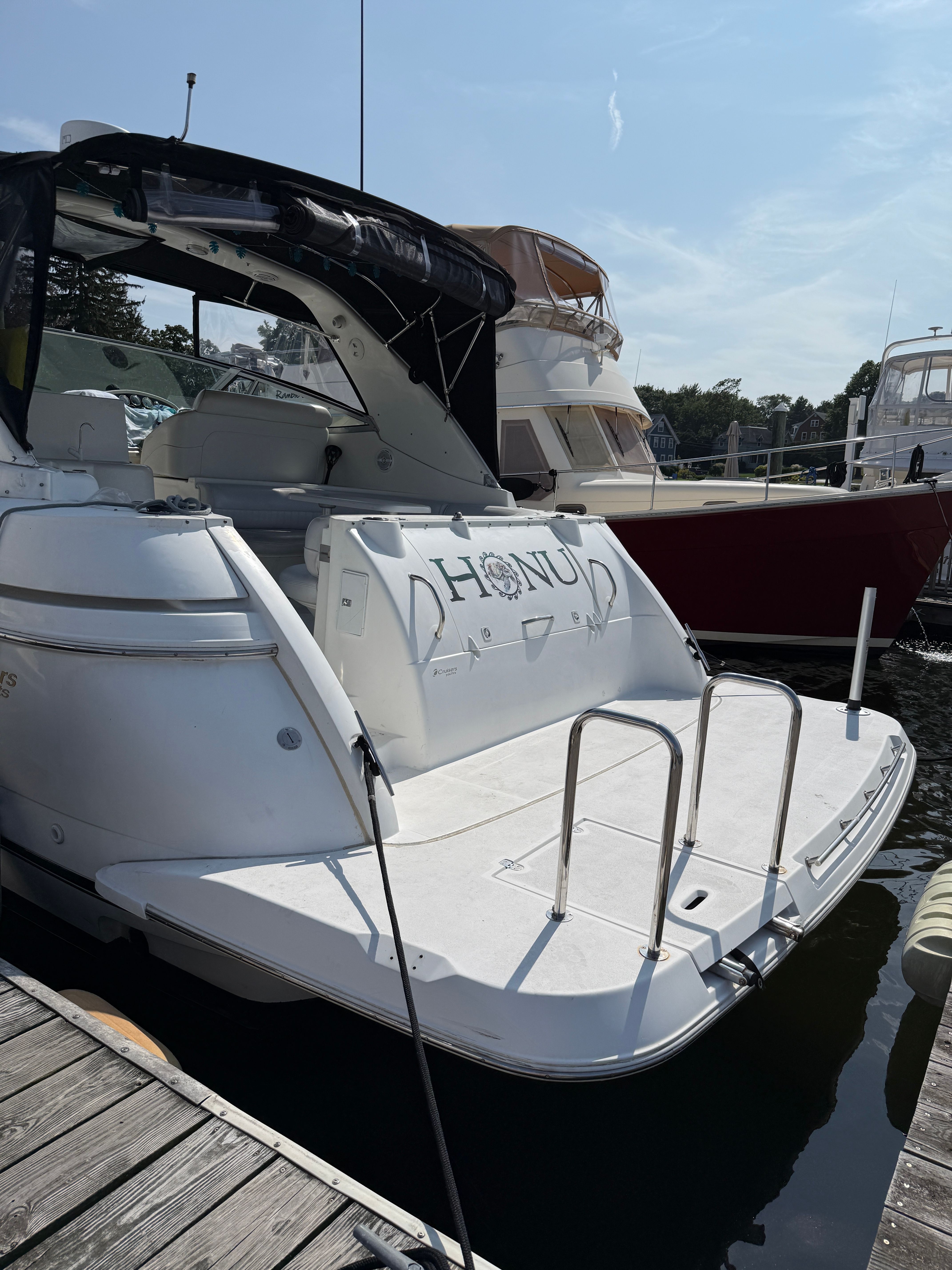 1999 Cruisers Yachts 3870 Esprit