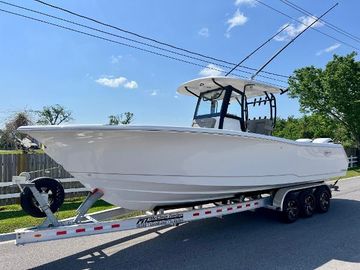 2025 Sea Hunt Gamefish 30 Coffin Box