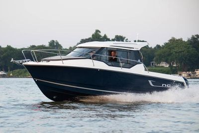 Jeanneau NC 795 Boat