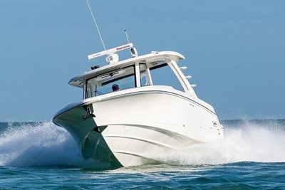 Boston Whaler 350 Realm Boat