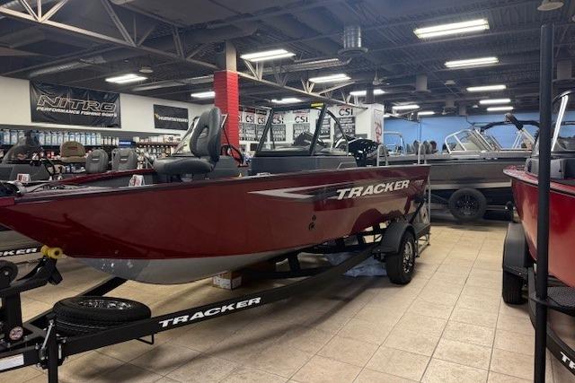 2025 Tracker Pro Guide V-175 Combo