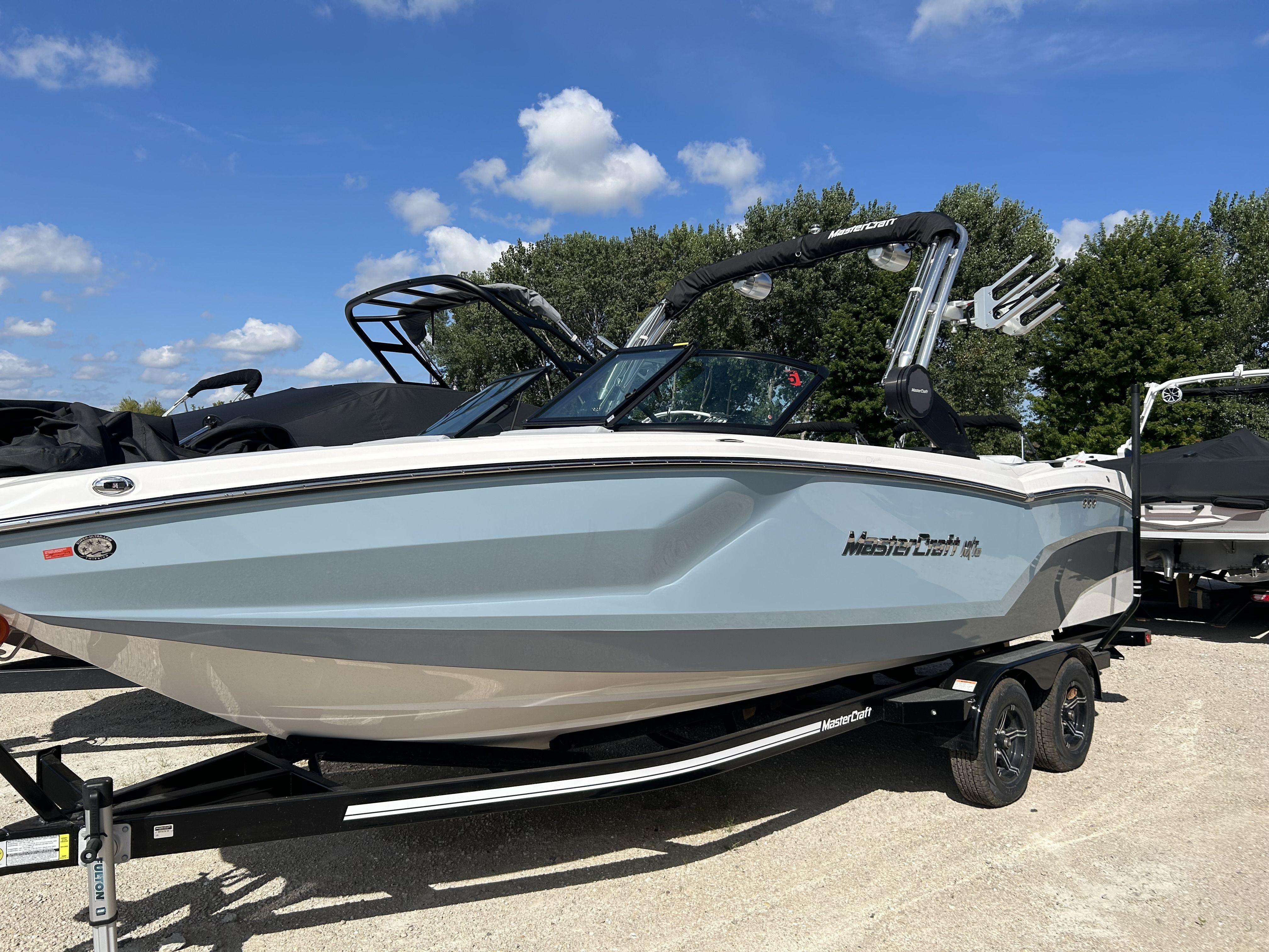 MasterCraft NXT-24 Image 1