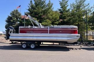 2026 Sun Tracker SportFish 22 DLX