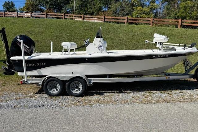 2013 NauticStar 2110SE NauticBay