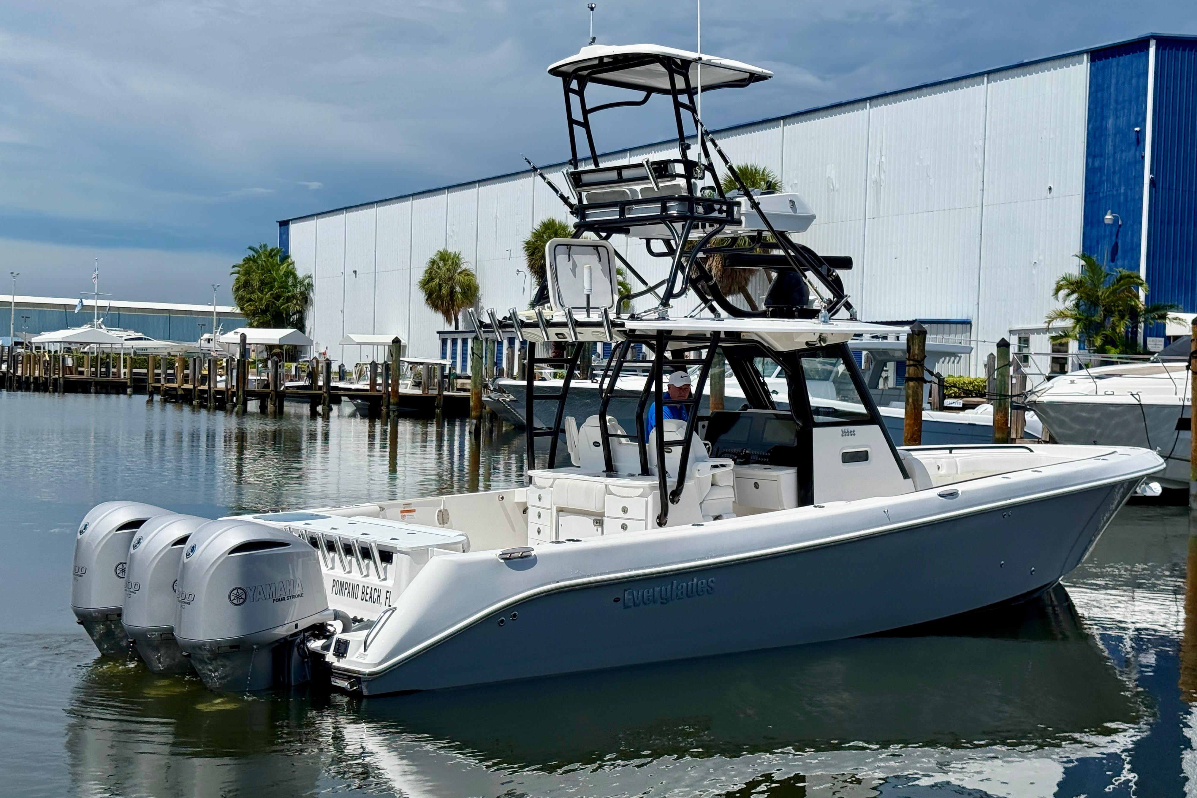 2018 Everglades 355 Center Console
