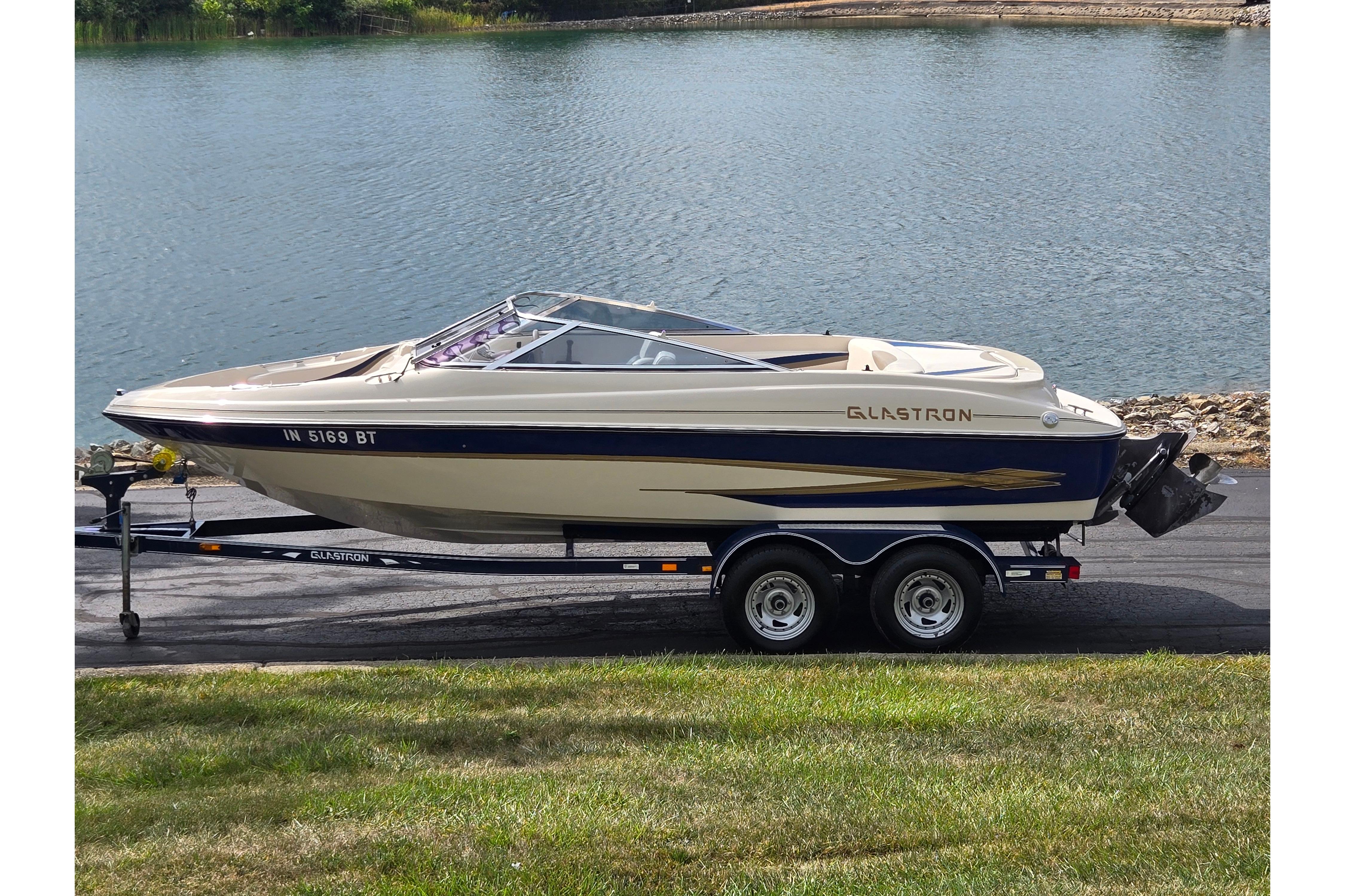 2001 Glastron GX 205