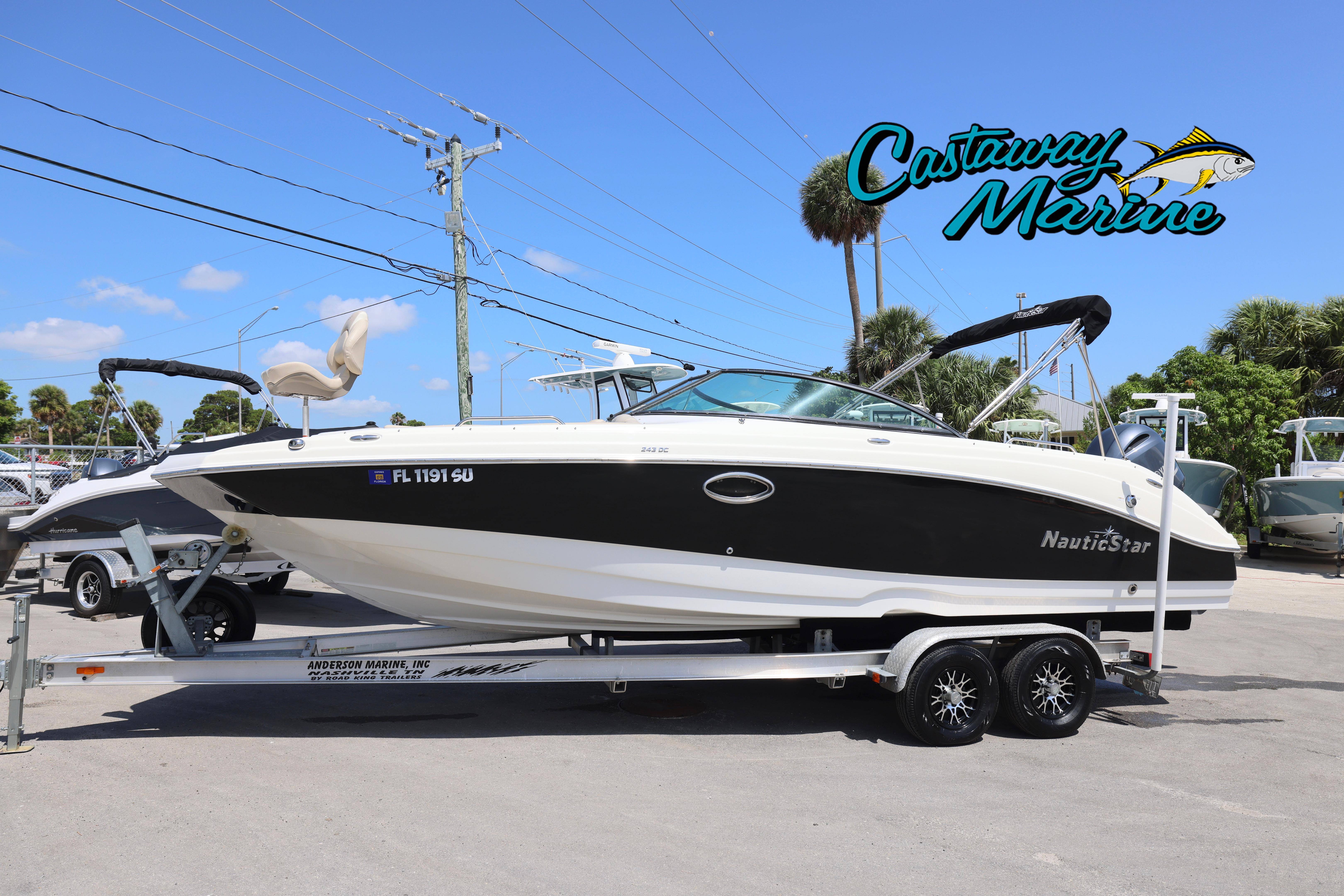 2017 NauticStar 243DC Sport Deck