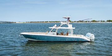2020 Everglades 435 Center Console
