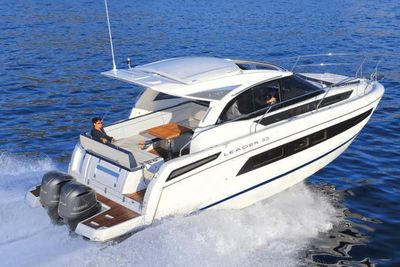 Jeanneau Leader 33 OB Boat